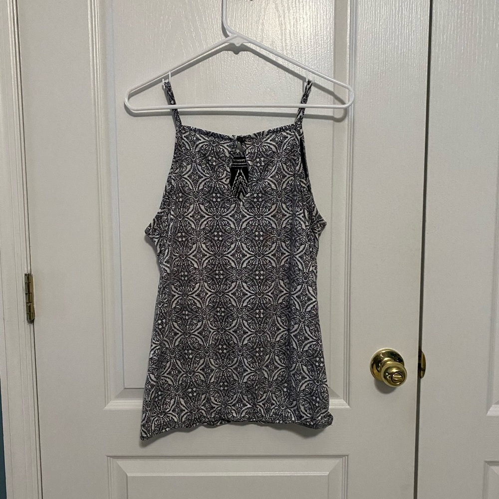 Bohemian tank top w embroidery/beading. NWT - Picture 3 of 5